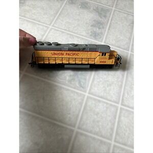 Bachmann HO Scale Union Pacific 866 Diesel Locomotive Lighted Train Engine Box